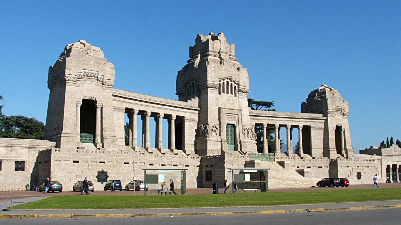 Памятник в Бергамо, Италия