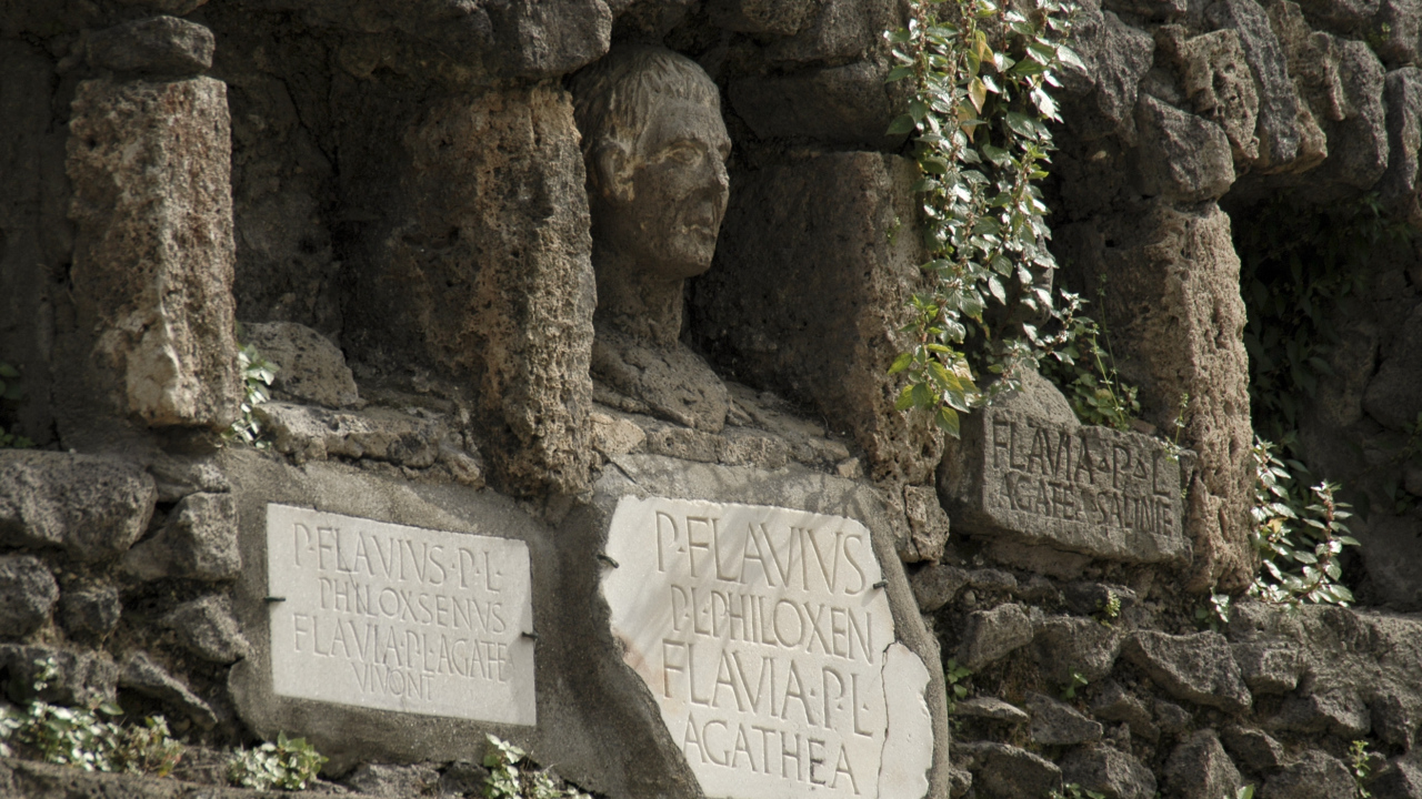 Памятники в Помпеях, Италия