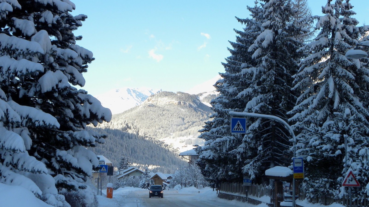 Горная дорога на горнолыжном курорте Валь-Ди-Фасса, Италия