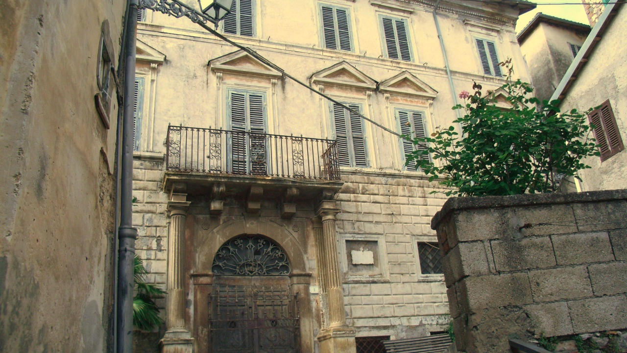 Старинный дом на курорте Фьюджи, Италия