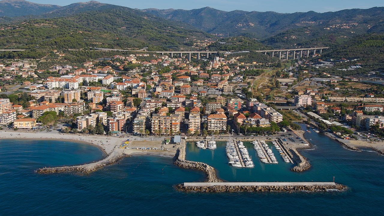 Панорама на курорте Сан Бартоломео Аль Маре, Италия