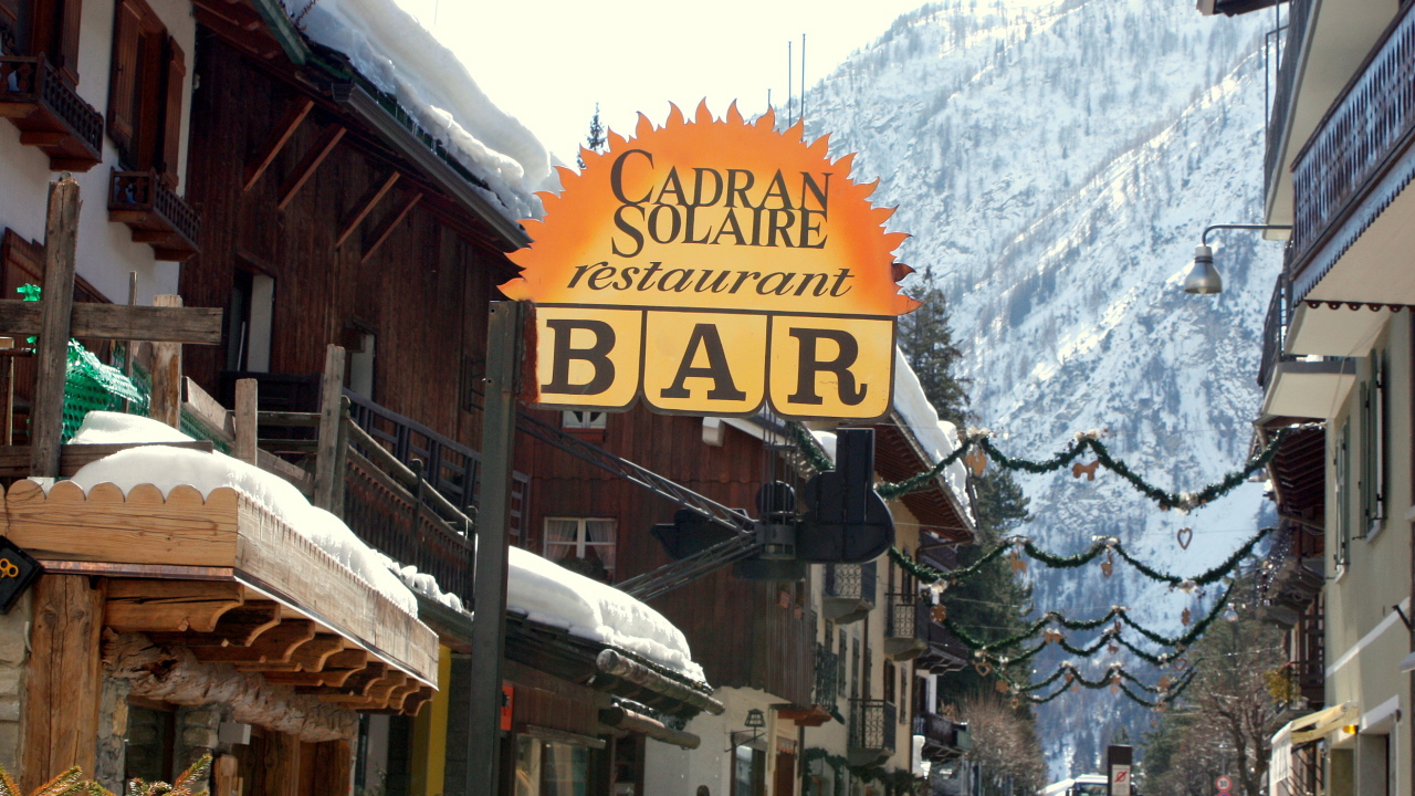 Ресторан на горнолыжном курорте Курмайор, Италия