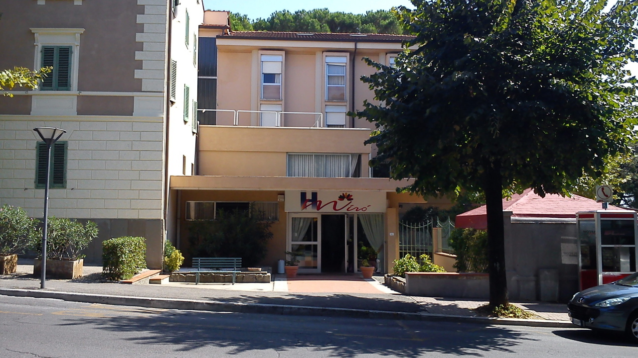 Придорожное кафе на курорте в Монтекатини Терме, Италия