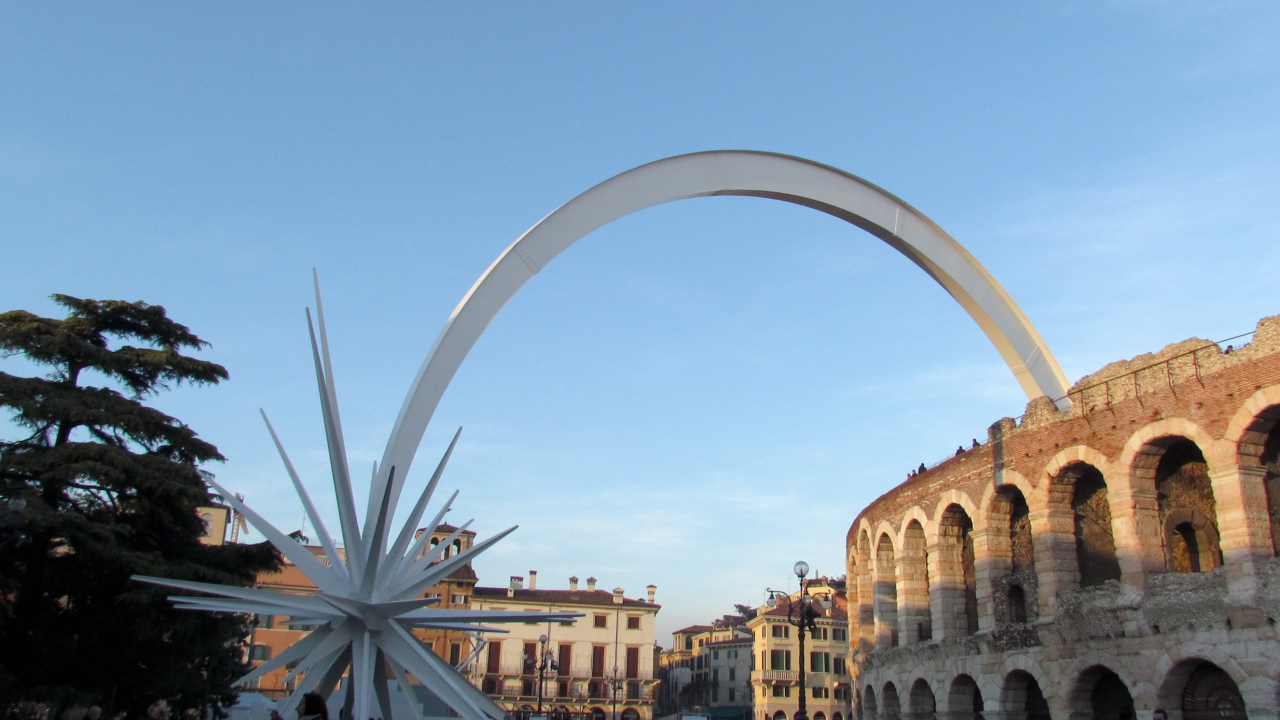 Скульптурная композиция в Вероне, Италия