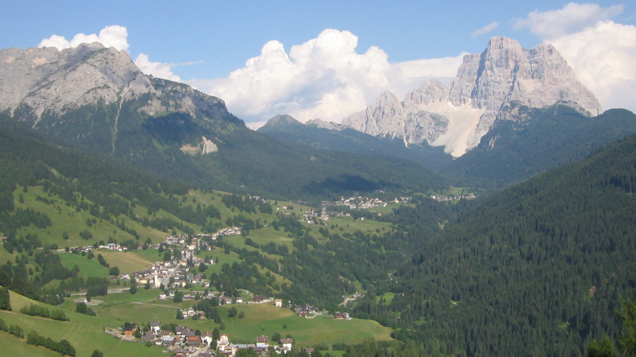 Горнолыжный курорт Сельва летом, Италия