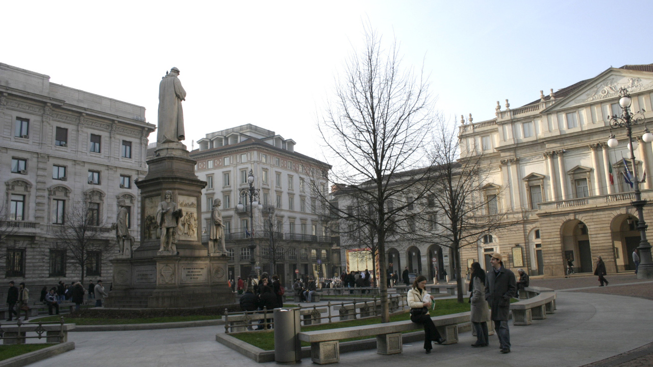 Сквер в Милане, Италия