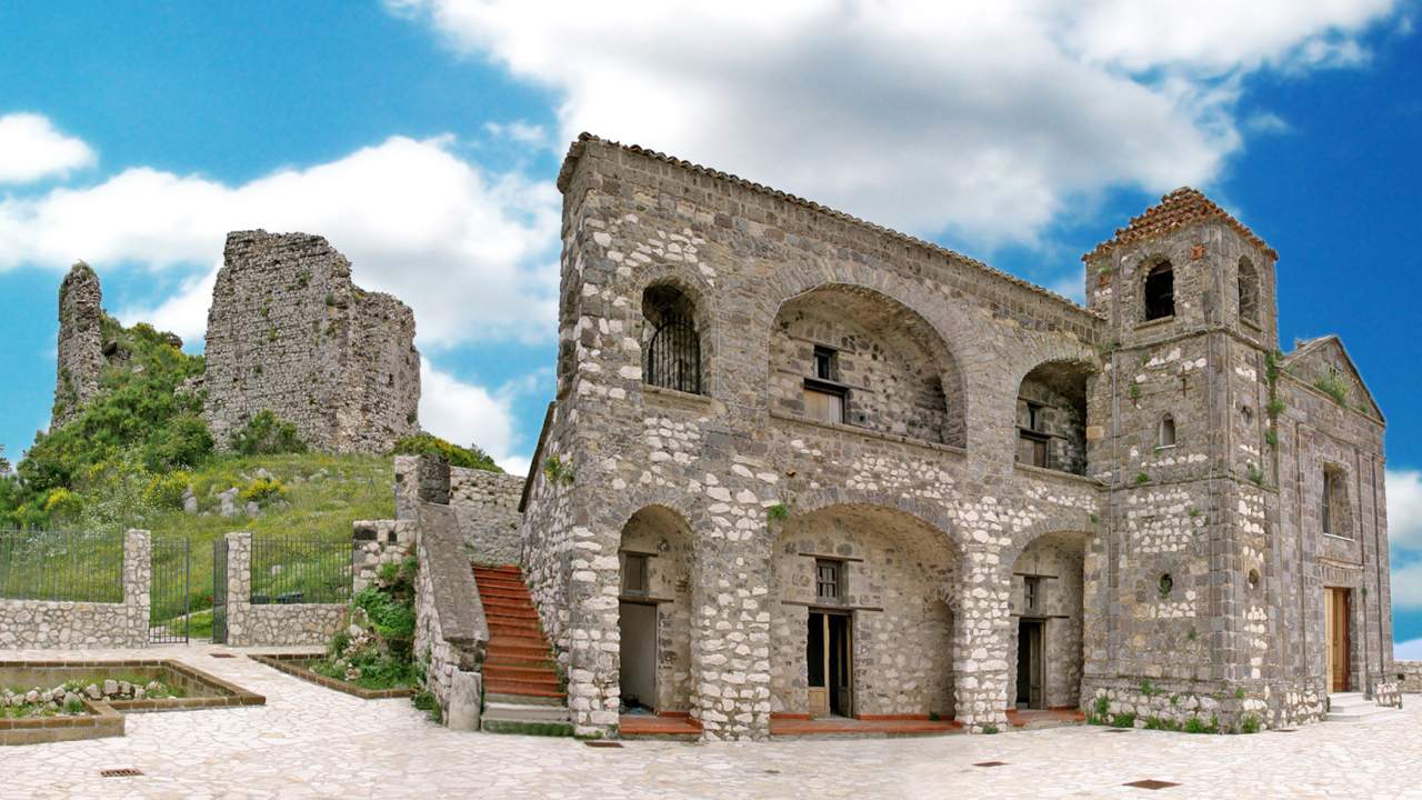 Старинная церковь в Генуе, Италия