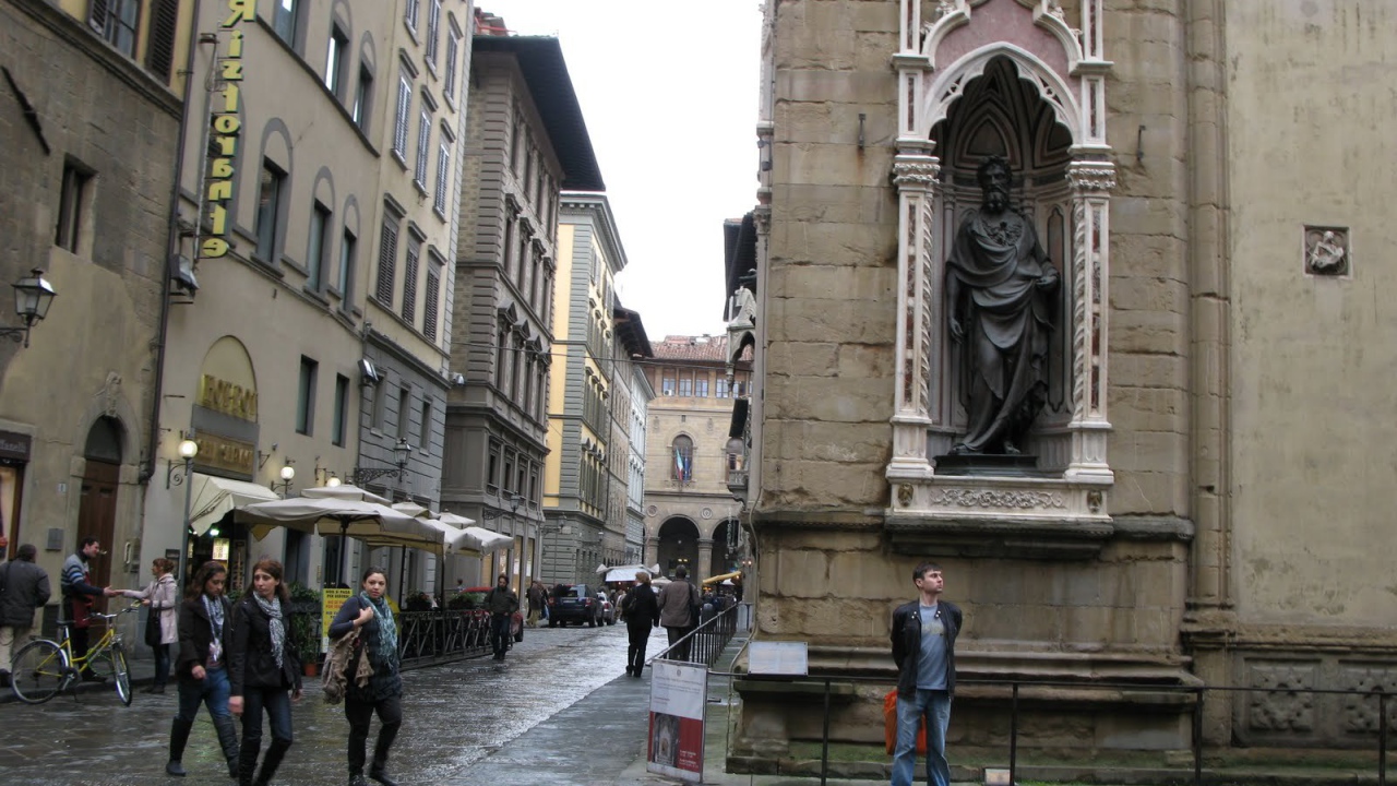 Прогулка по улицам во Флоренции, Италия