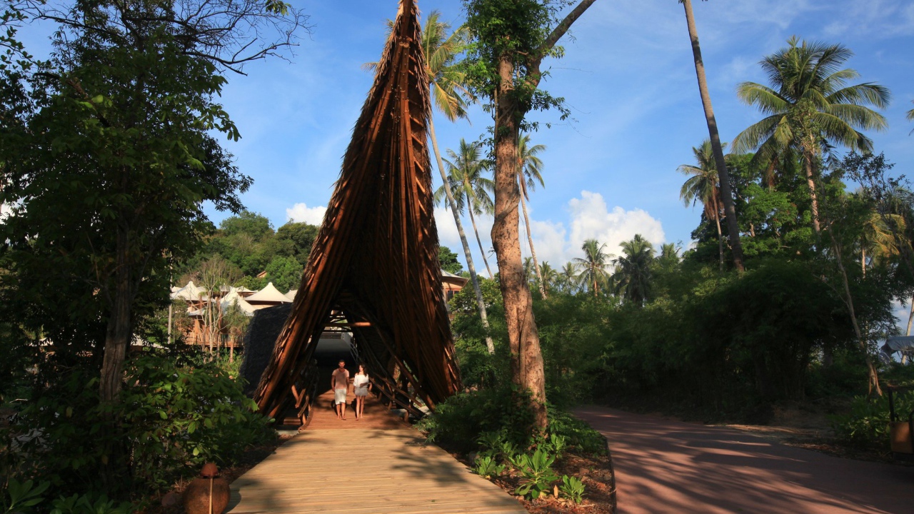 Арка на пляже на острове Ко Куд, Таиланд