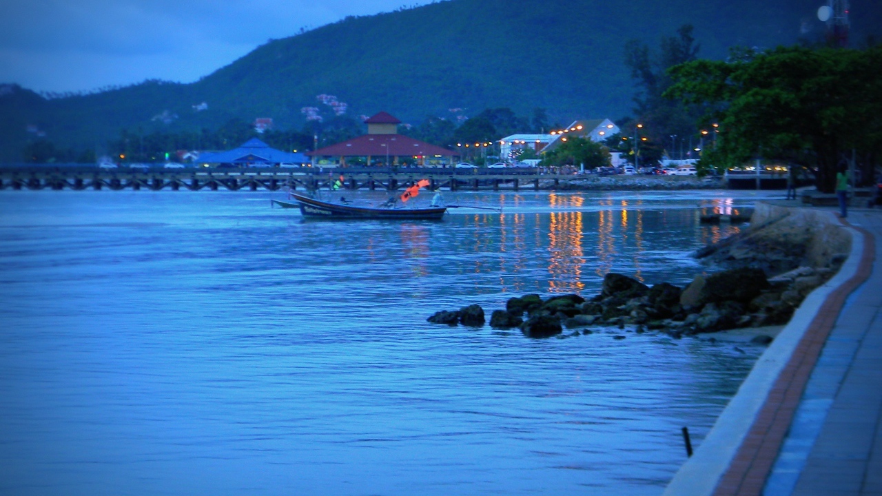 Набережная на острове Самуи, Таиланд