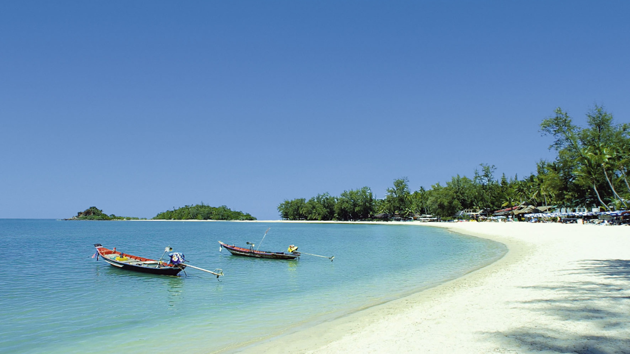 Летний отдых на пляже на острове Тао, Таиланд