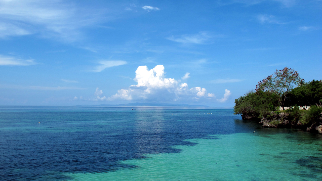 Вид на море на курорте острова Ко Лан, Таиланд