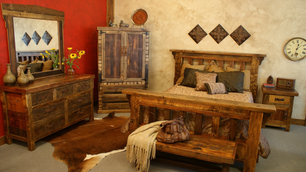 Старинная мебель в спальне