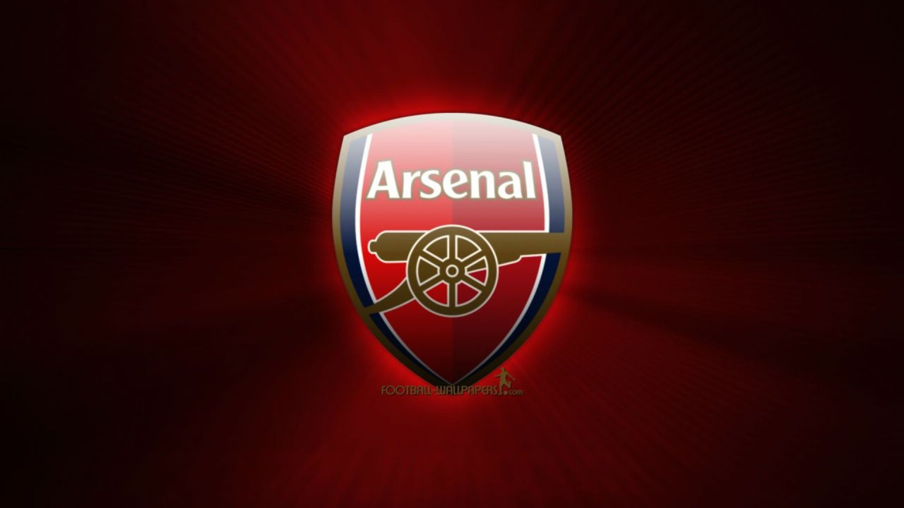 Арсенал на красном фоне