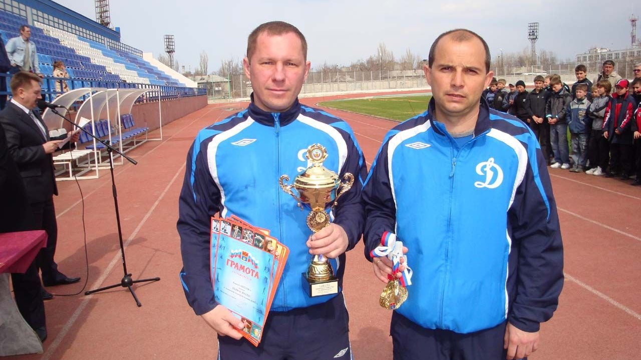 Легендарный футболист Олег Веретенников с кубком