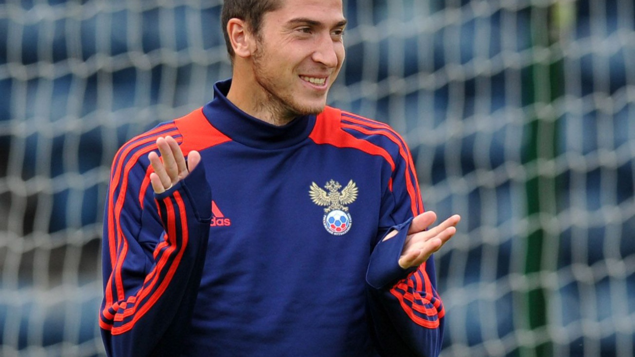 Полузащитник сборной России Алексей Ионов