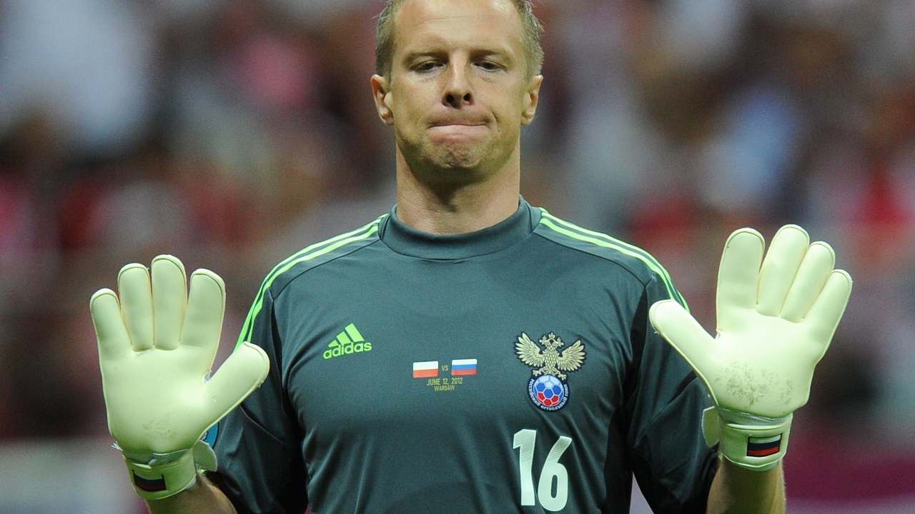 Блистательный вратарь Российской сборной Вячеслав Малафеев