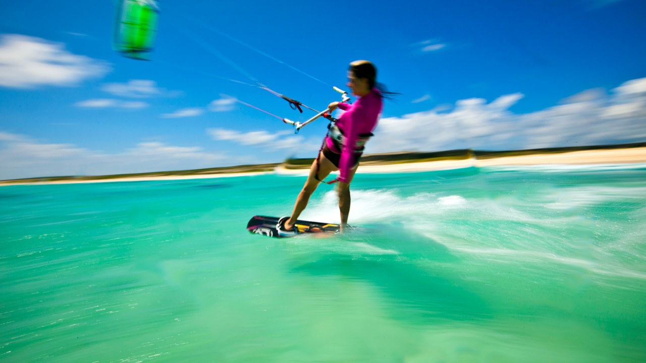 Девушка серфинг