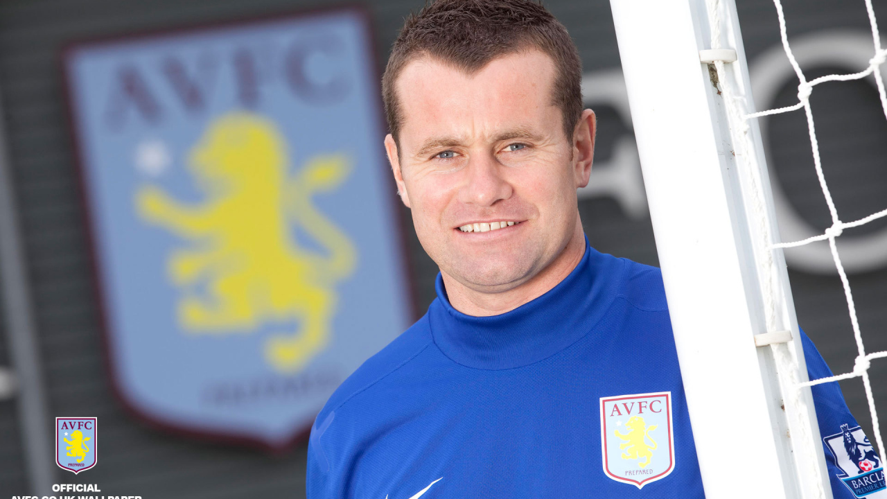 Популярная футбольная команда Англии Астон Вилла