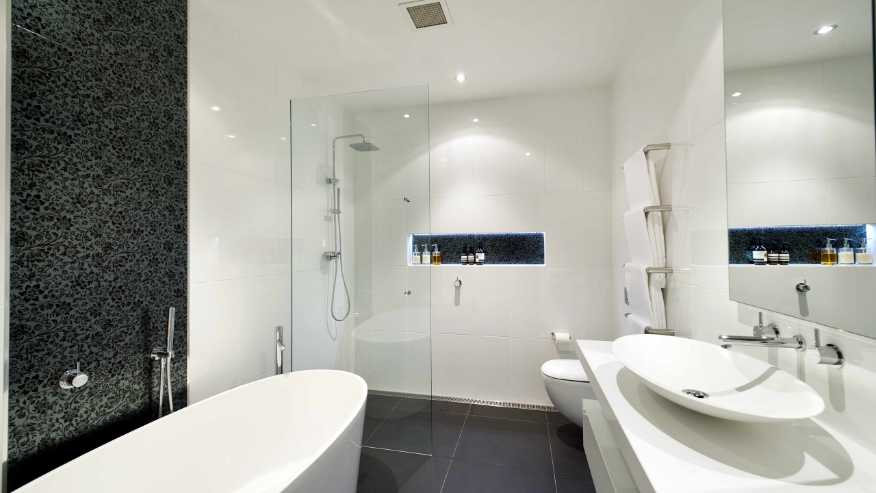 Белоснежный дизайн ванной комнаты