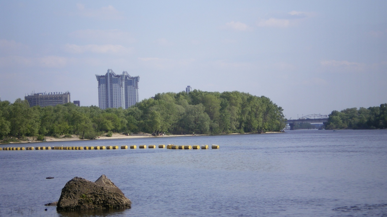 Широкие просторы Днепра в Киеве