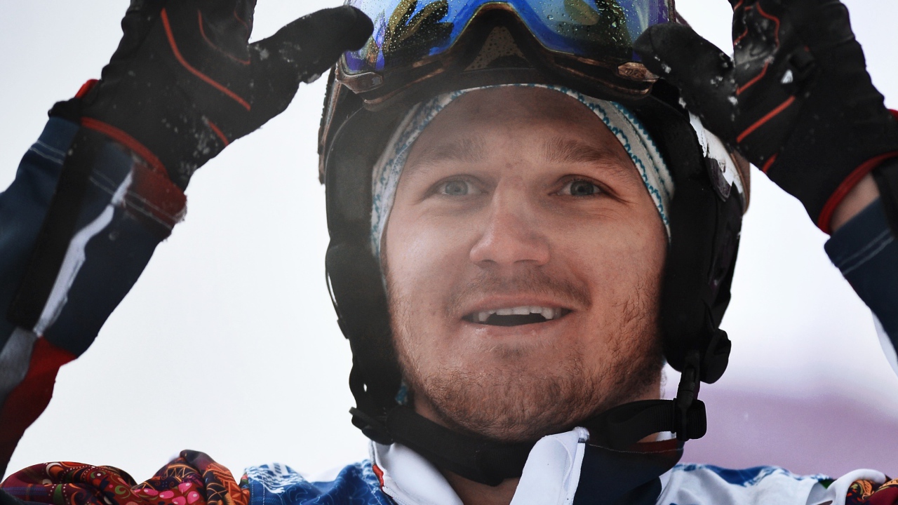 Обладатель серебряной медали в дисциплине сноуборд Николай Олюнин из России