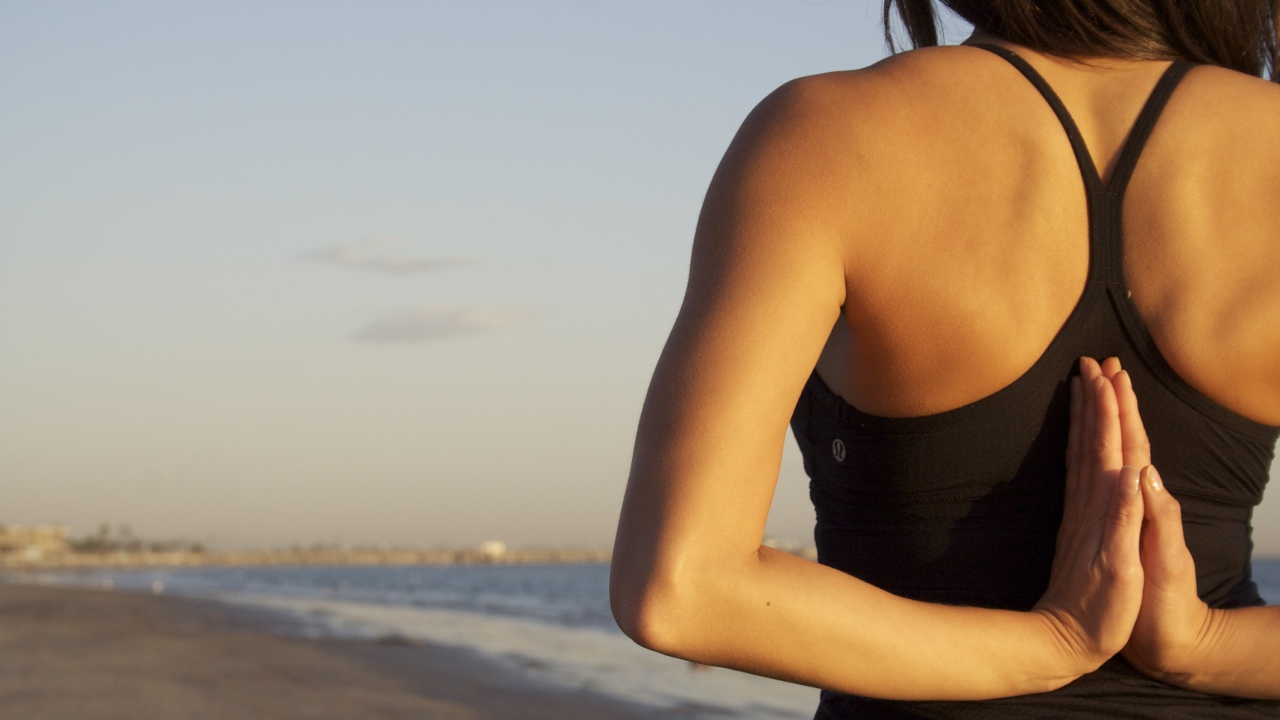 Йога на пляже