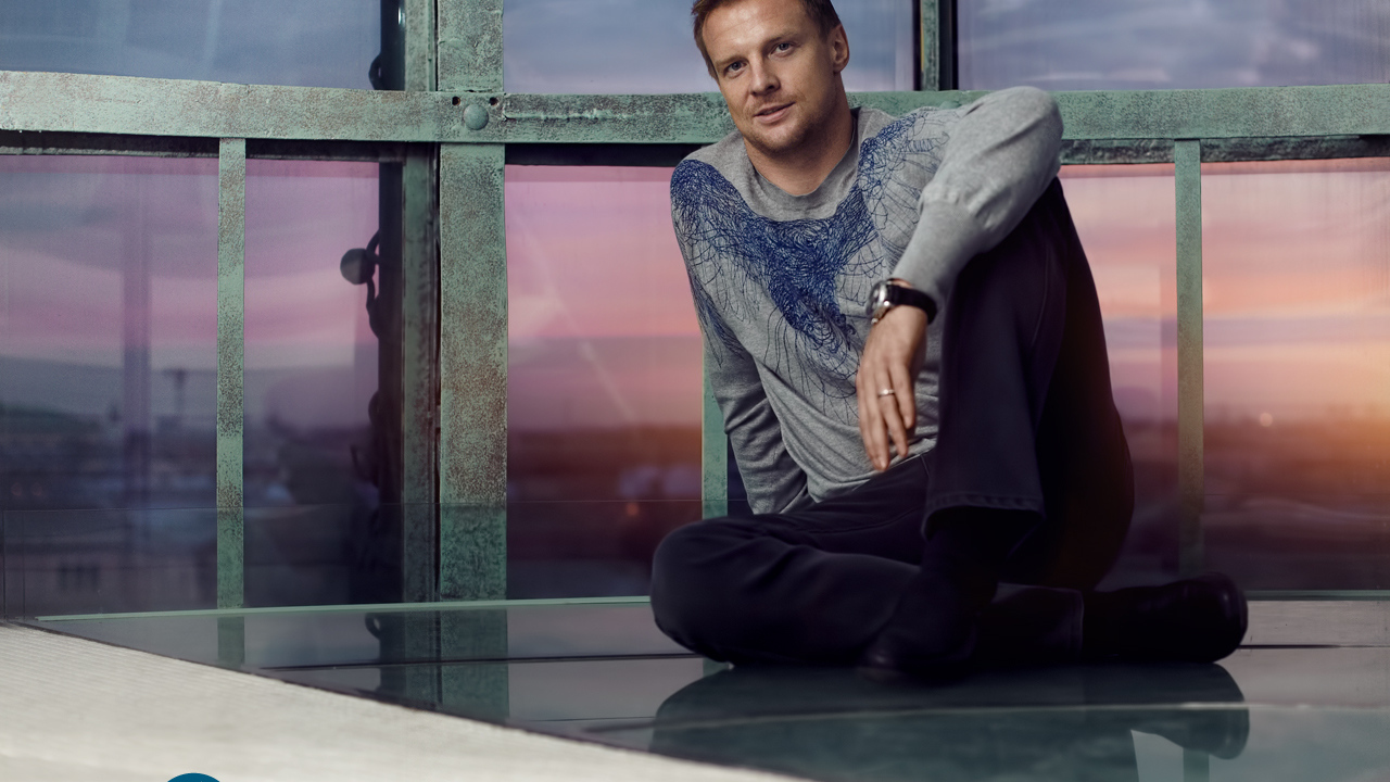 Вратарь Зенита Вячеслав Малафеев в домашней обстановке