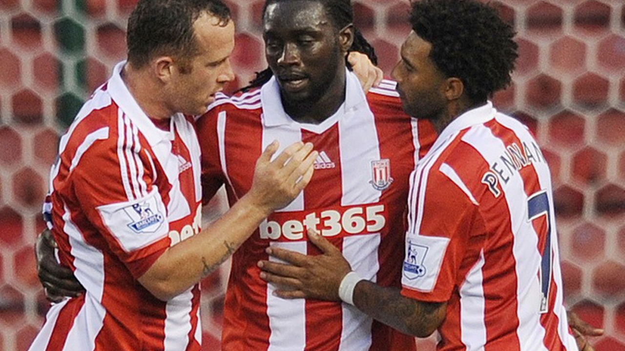 Популярный Футбольный клуб Англии Сток Сити