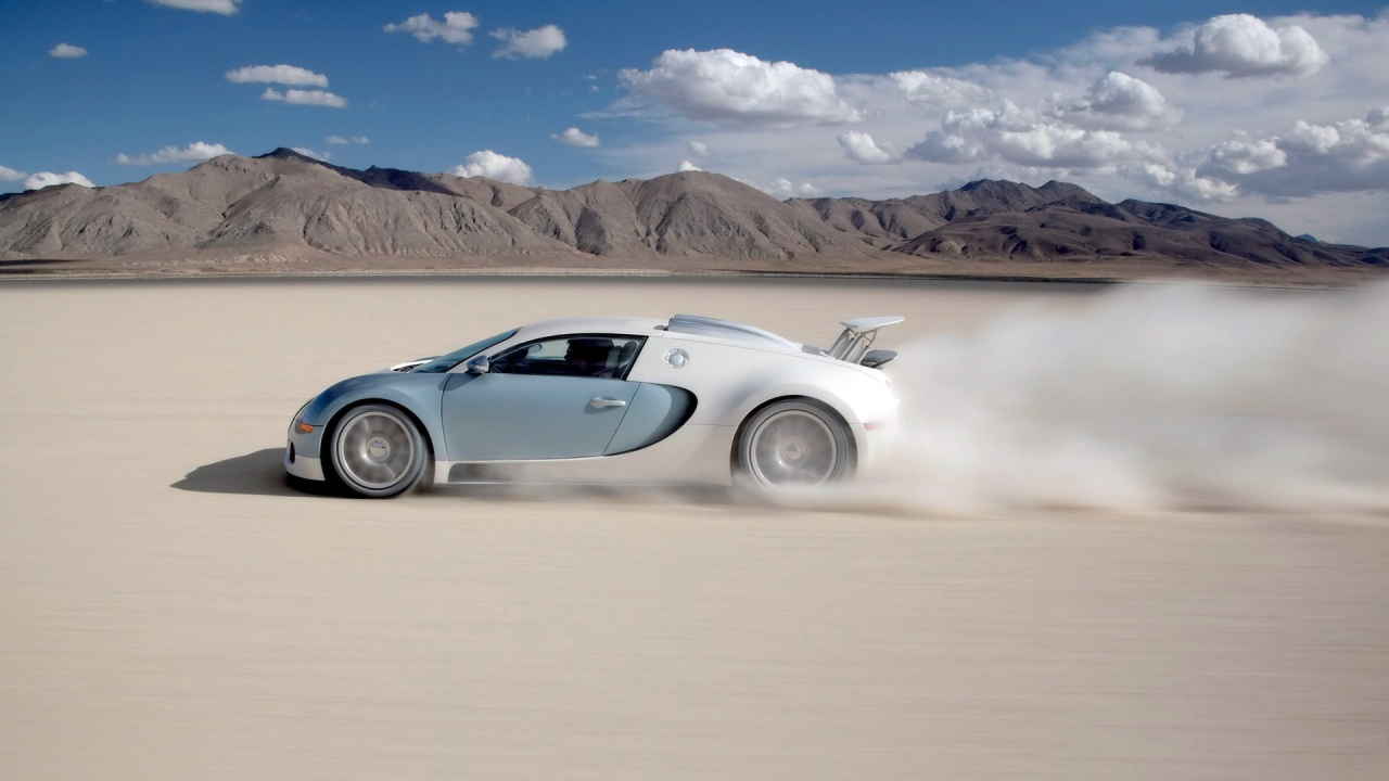 Поездка на автомобиле Бугатти по песку