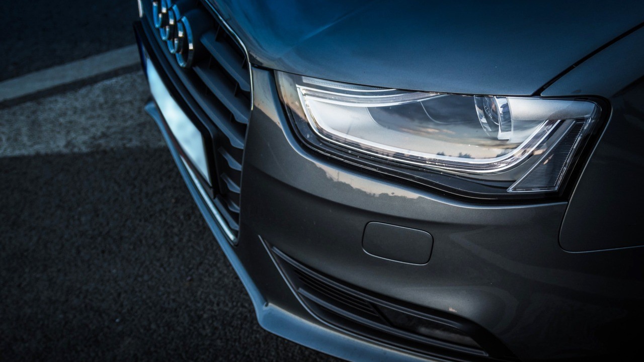 Фара автомобиля Audi R10