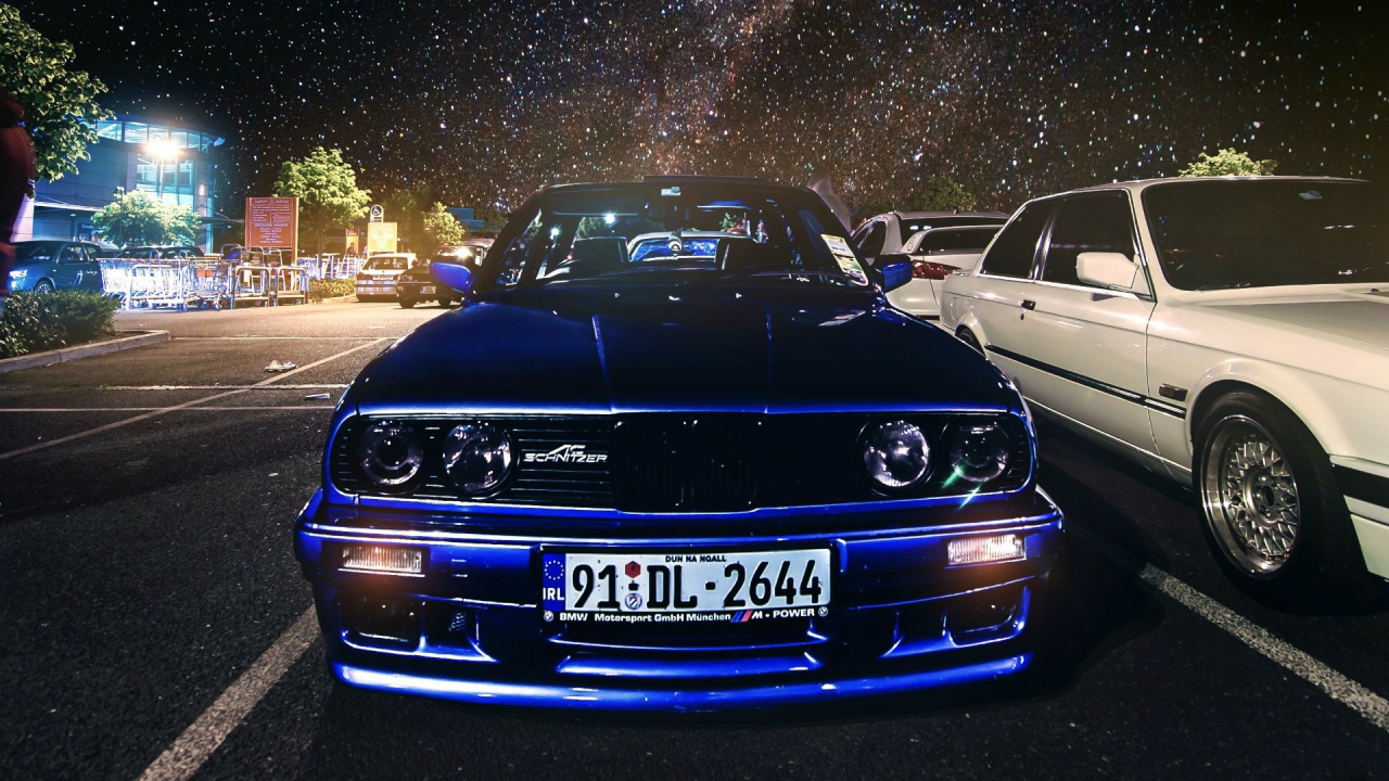 Красивый автомобиль BMW E30