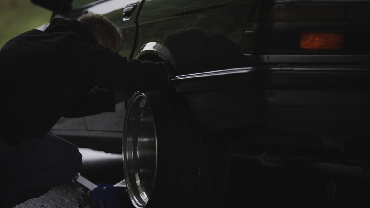 Замена колеса BMW E28