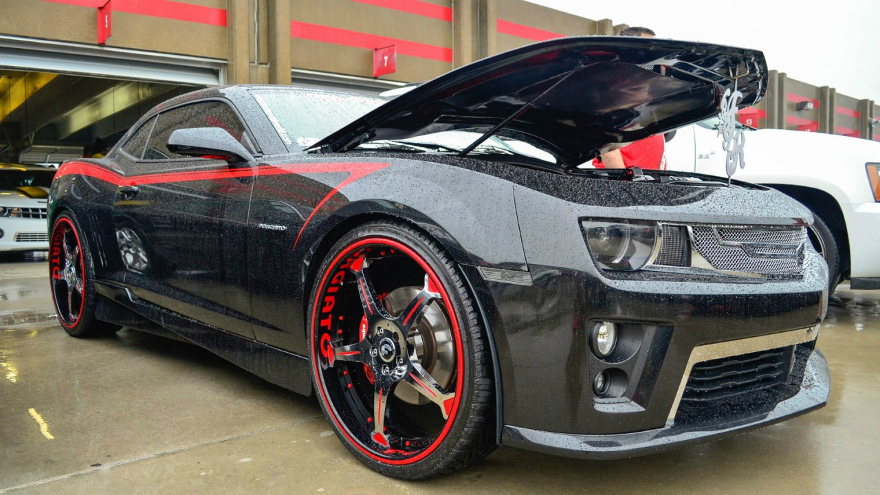 Автомобиль Chevrolet Camaro by Forgiato