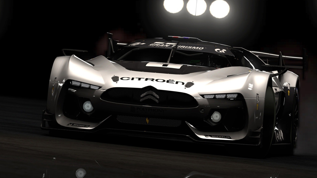 Серебристый Citroën Gran Turismo