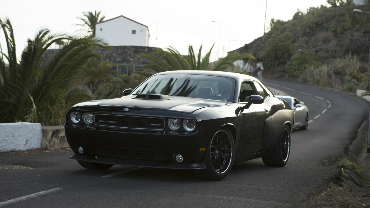 Черный Dodge Challenger SRT8 из Форсаж 6