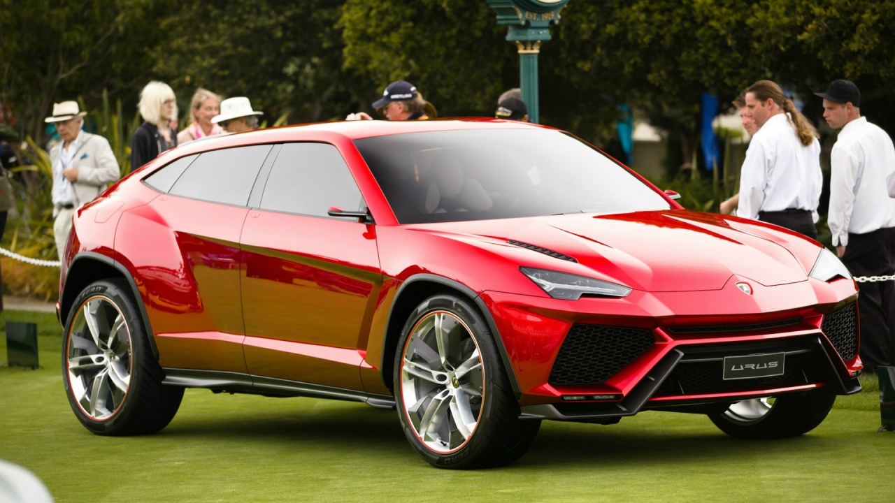 Красный Lamborghini Urus