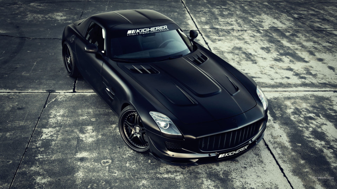 Черный спортивный Mercedes SLS