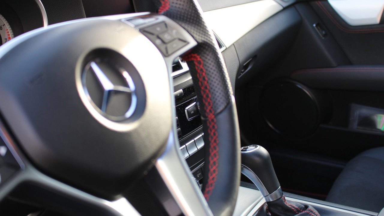 Рулевое колесо автомобиля Мерседес