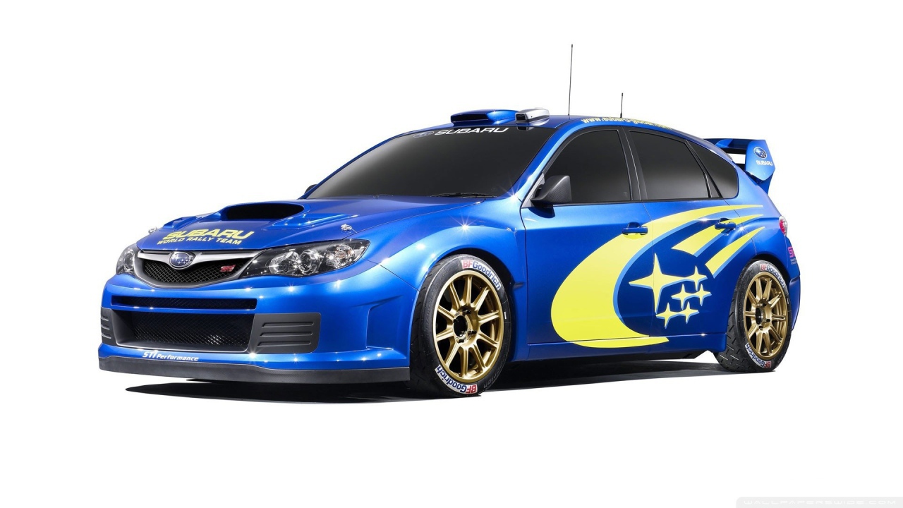 Синий Subaru Impreza с символикой на двери