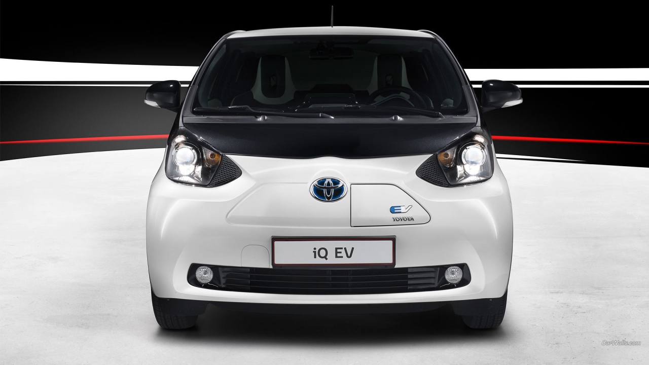 Электро автомобиль Toyota IQ