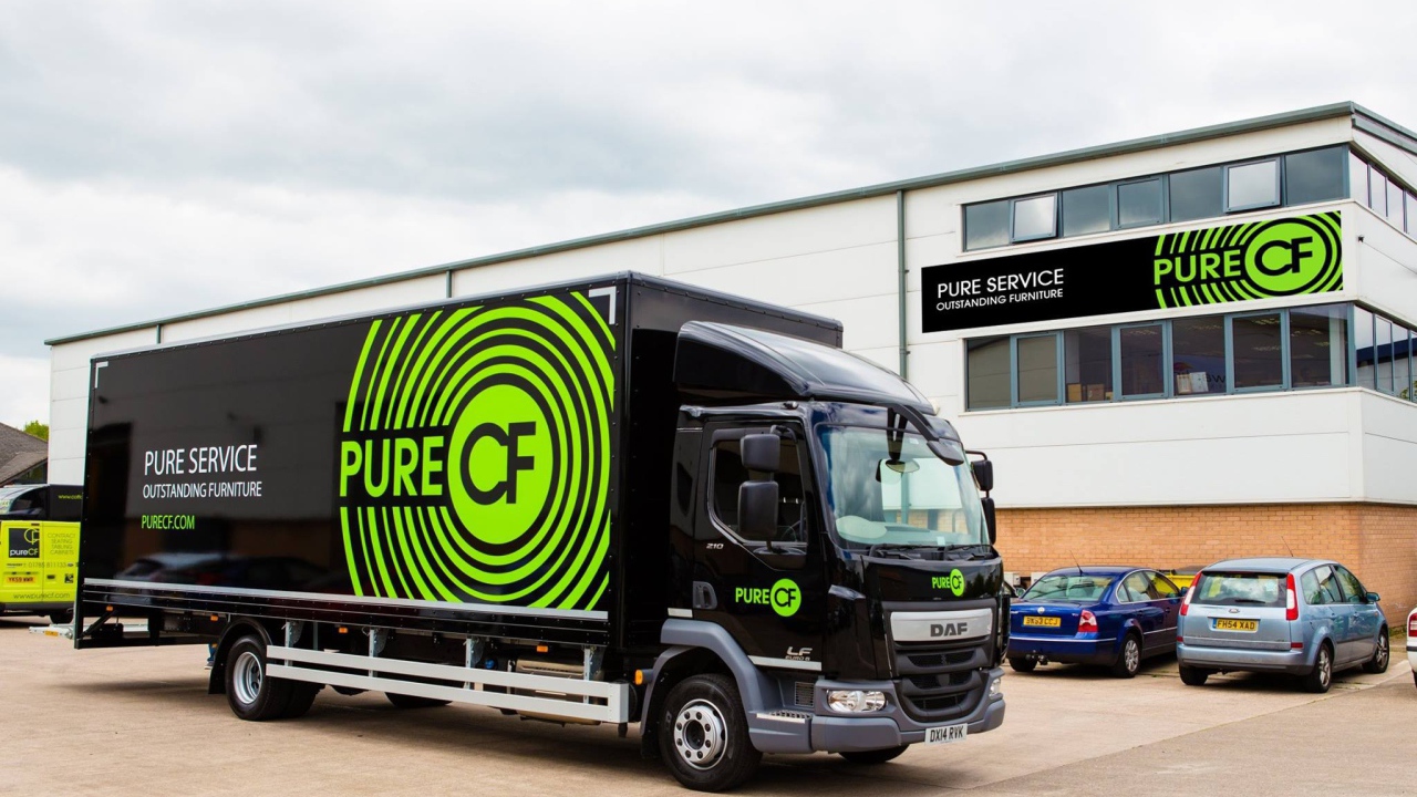 Фирменный тягач ДАФ