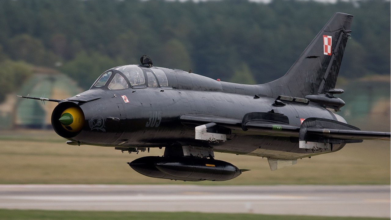 Черный самолет в Польских ВВС