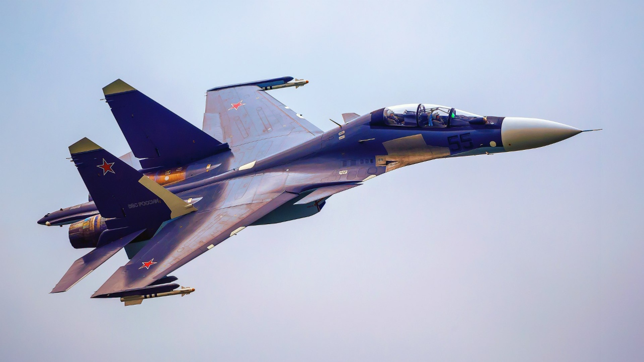 Военный самолет Су-30СМ