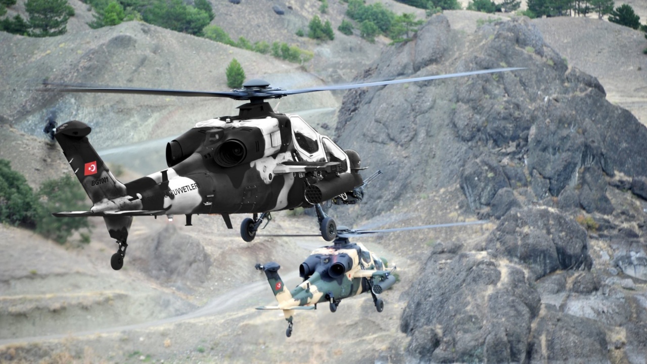 Вертолеты ВВС Турции в горах