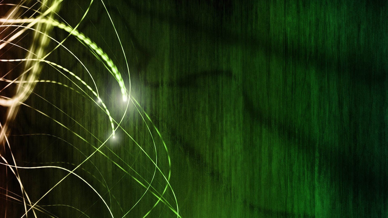 Лучи энергии на зеленом фоне