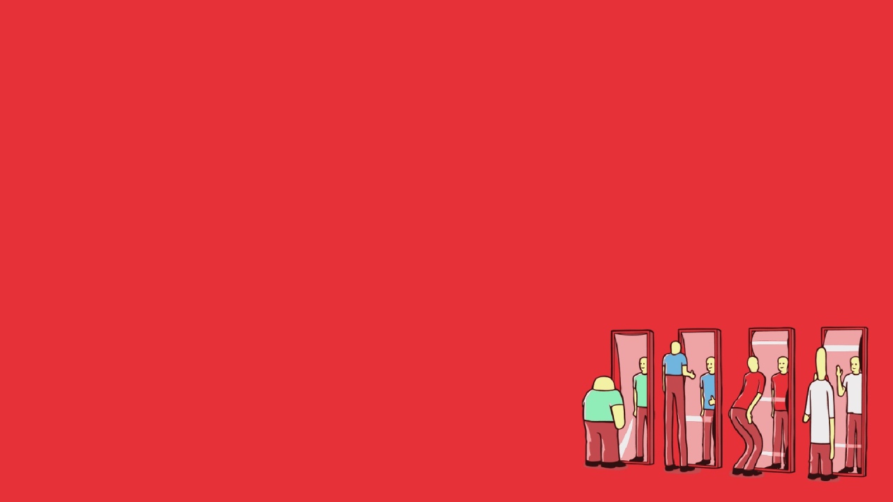 Люди смотрят в кривые зеркала