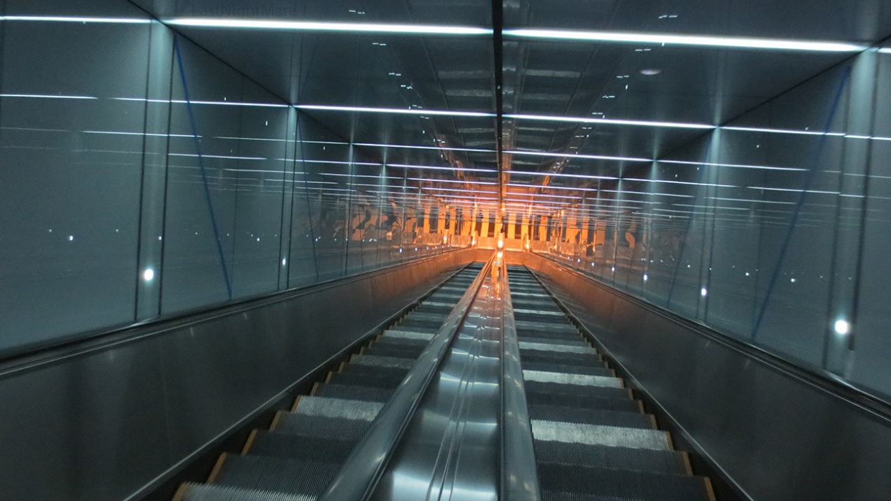 Эскалатор в торговом центре