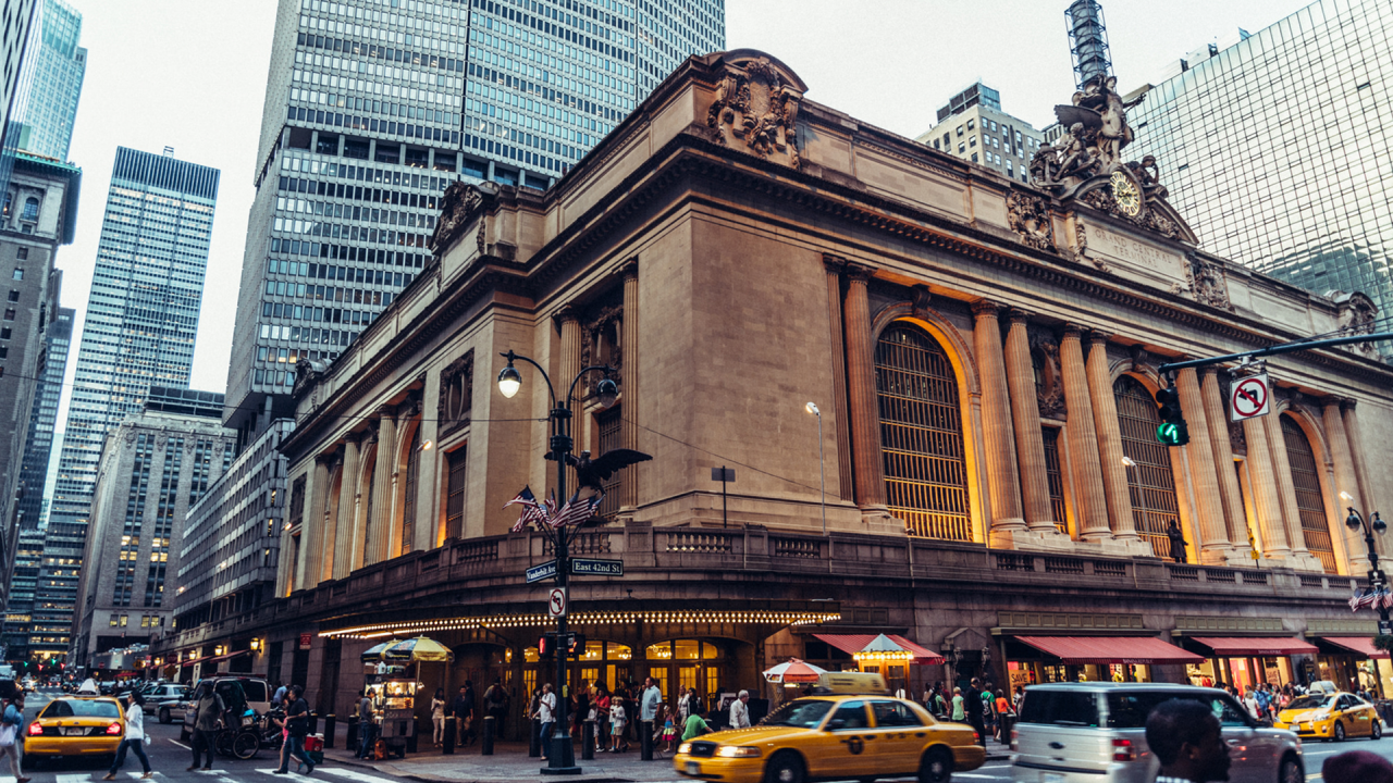 Такси у центрального вокзала в Нью-Йорке