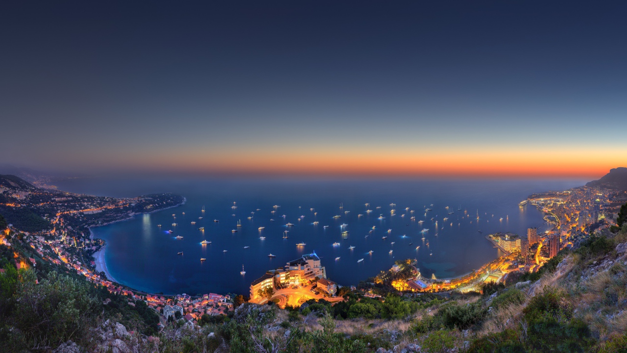 Огни на яхтах в бухте Монако